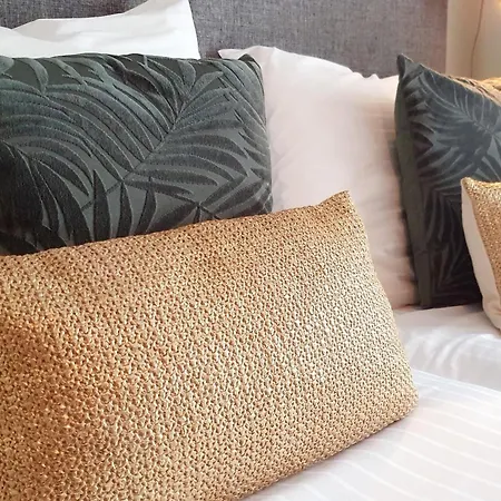 Boutique De La Ruine * 팔켄뷔르흐안더횔